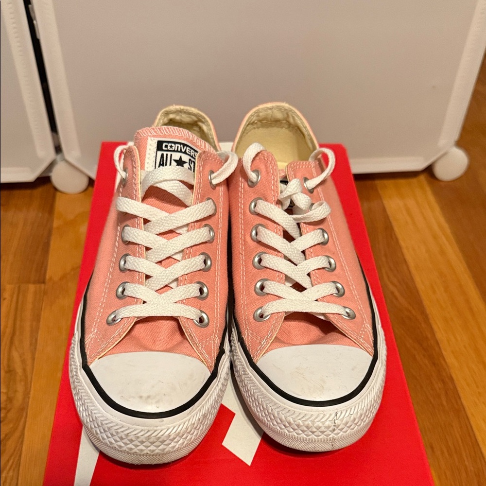 Pink converse